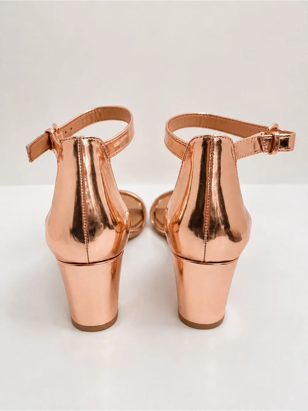 Naturalizer Vera Rose Gold Metallic Block Heel Sandals Women’s 6.5M NIB